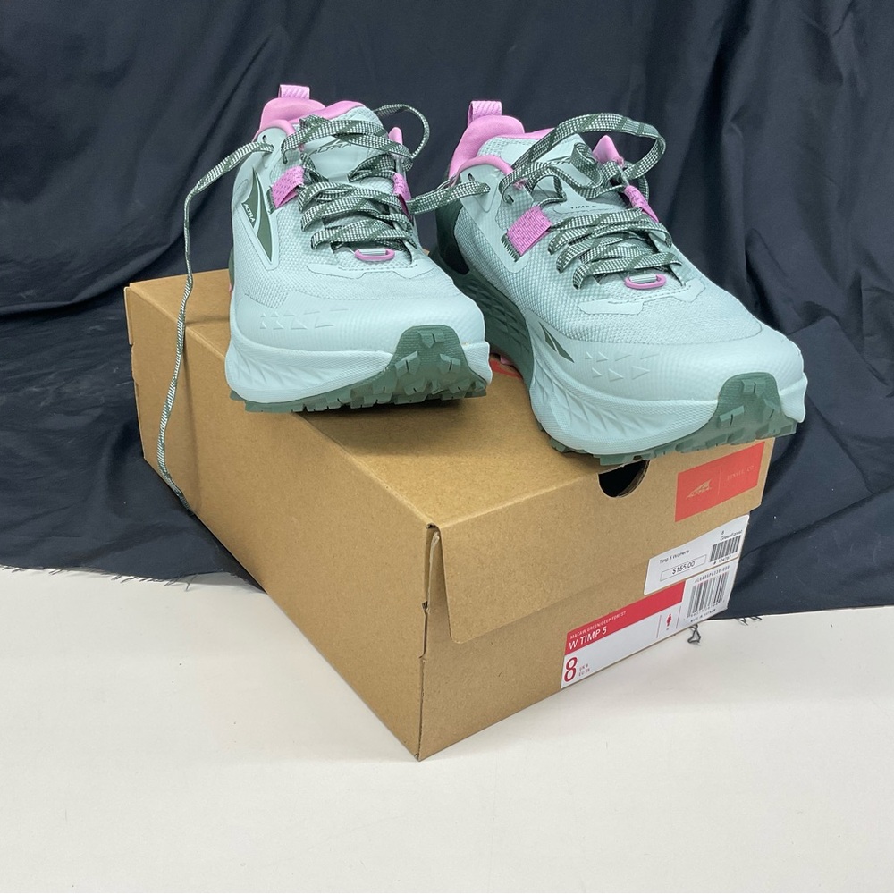 W’s altra timp 5 green and pink